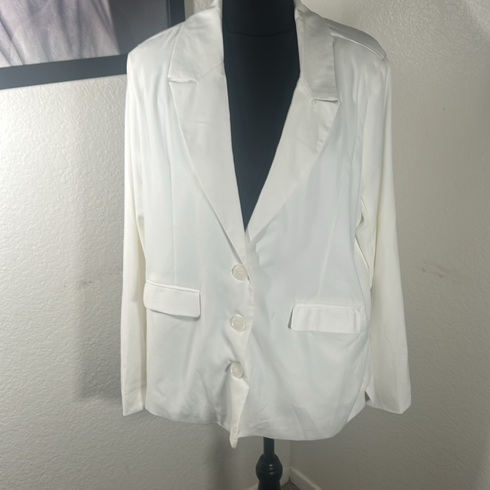 THE 12th Tribe White Blazer - Picture 3 of 11